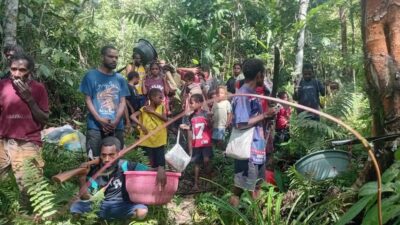 Warga Sembilan Kampung di Teluk Bintuni Mengungsi ke Hutan akibat Konflik Bersenjata