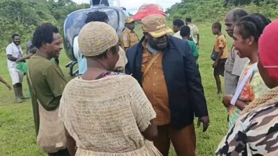 Bupati Dogiyai Yudas Tebai Kunjungi Distrik Sukikai Selatan, Dengarkan Aspirasi Warga dan Tinjau Fasilitas Umum