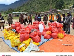 Mahasiswa Papua Bergerak: BEM USTJ dan Solidaritas Mahasiswa Salurkan Bantuan untuk Korban Banjir di Paniai